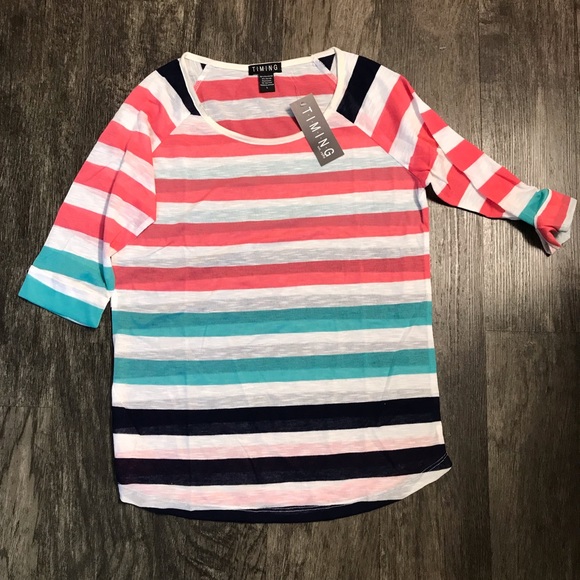 Only 1 left.  😍Small. 🤩 Cute 🥰 Striped Top - Picture 2 of 8